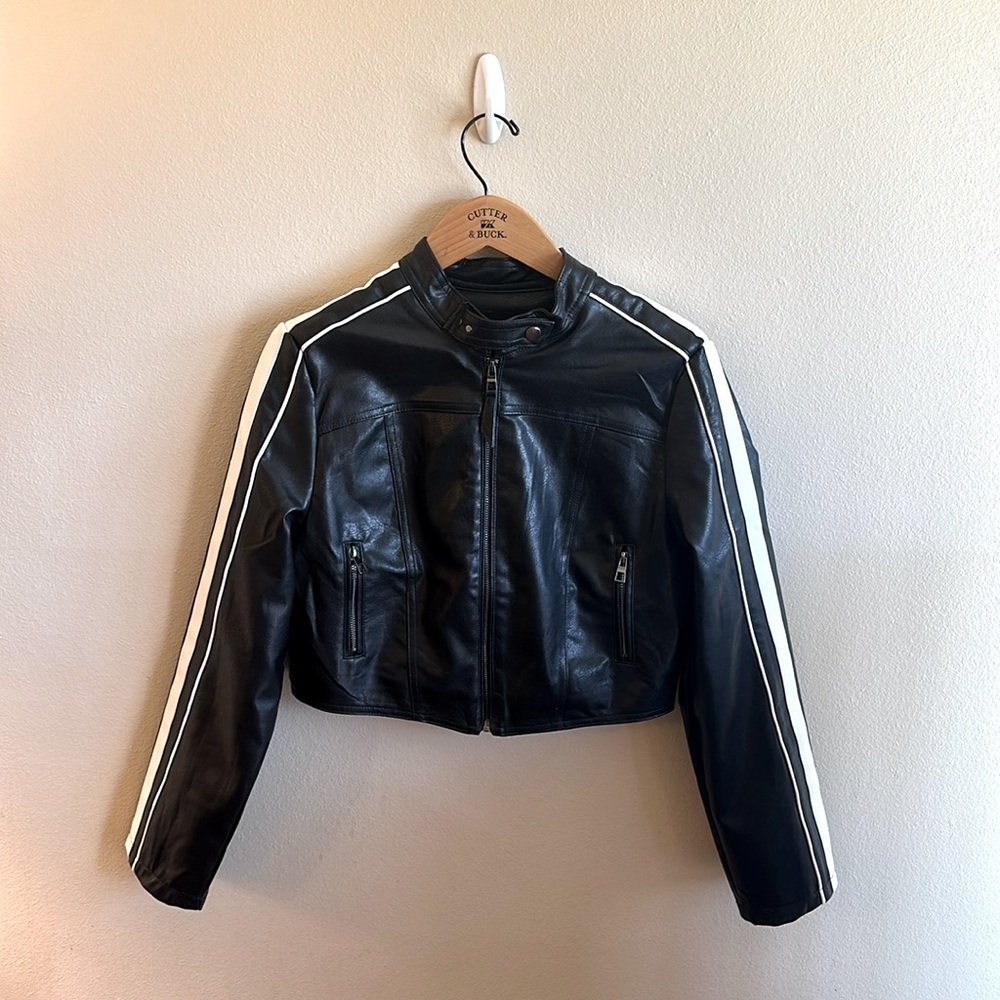 Love Tree Faux Leather Jacket Size Large Black/White Contrast Stripe Cropped - Picture 3 of 15